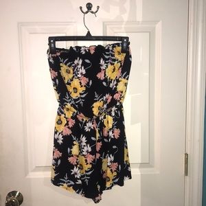 ❕NWT❕ Floral “Tube Top” Romper
